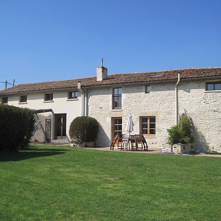 Le Noisetier At Les Hiboux Gites Chef-Boutonne Rum bild
